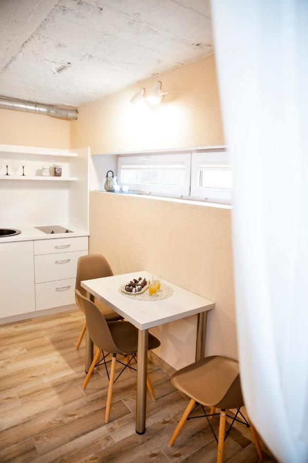 Apartment In Garage With Free Parking Kaunas Exteriör bild