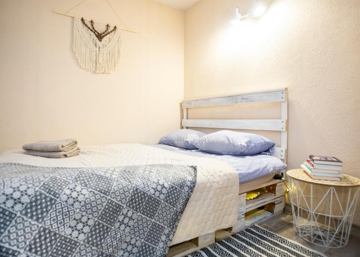 Apartment In Garage With Free Parking Kaunas Exteriör bild